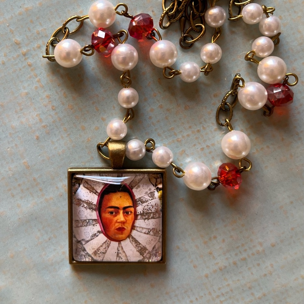 SOLD Frida Kahlo Art Pendant Necklace Vintage Beads - Picture 13 of 16